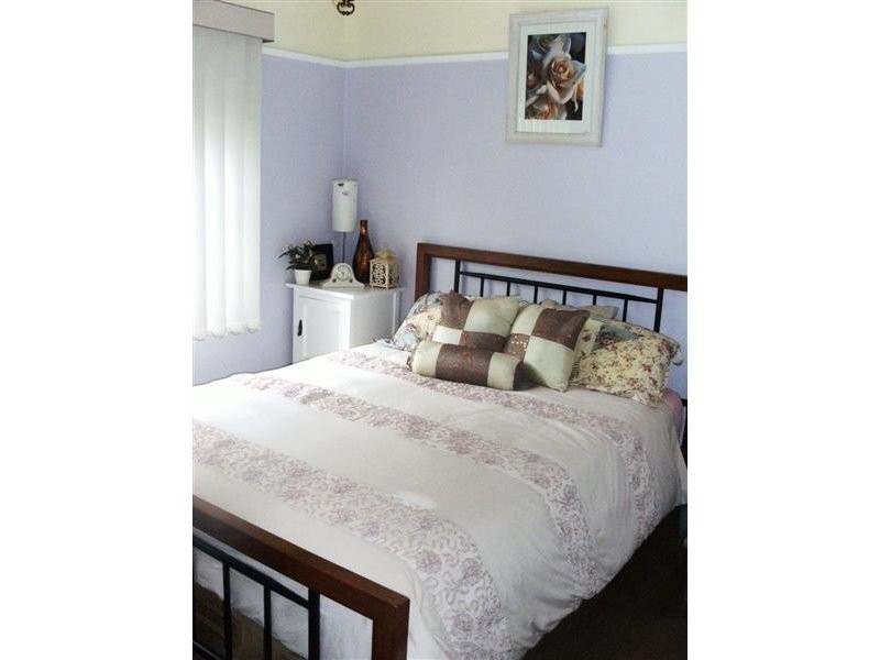 1 Dumbarton Street, Reservoir VIC 3073