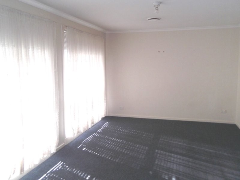 30 Lady Penrhyn Avenue, Mill Park VIC 3082