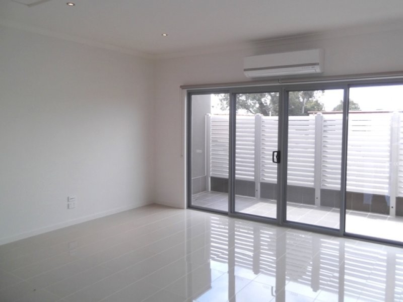 18 White Street, Reservoir VIC 3073