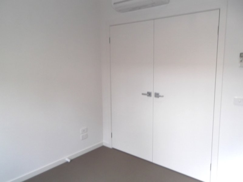 18 White Street, Reservoir VIC 3073