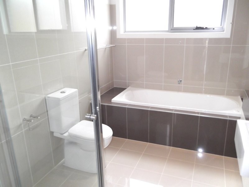 18 White Street, Reservoir VIC 3073