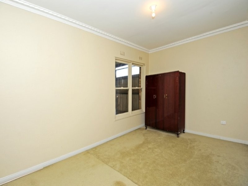 33 Crevelli Street, Reservoir VIC 3073