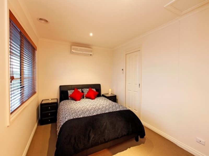 1F Black Street, Reservoir VIC 3073