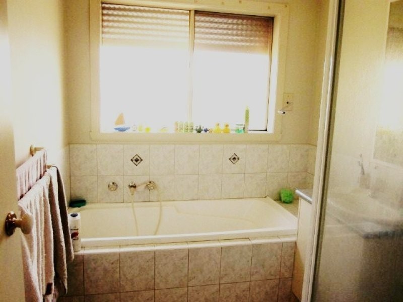 7 Elinda Place, Reservoir VIC 3073