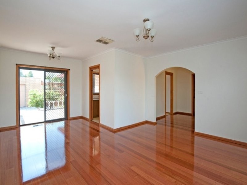 16 Barron Street, Reservoir VIC 3073