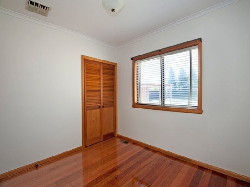 16 Barron Street, Reservoir VIC 3073