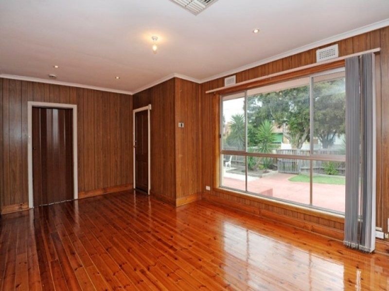 20 Winter Crescent, Reservoir VIC 3073