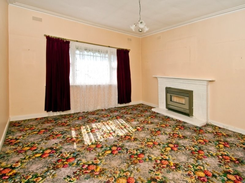 13 Erskine Avenue, Reservoir VIC 3073