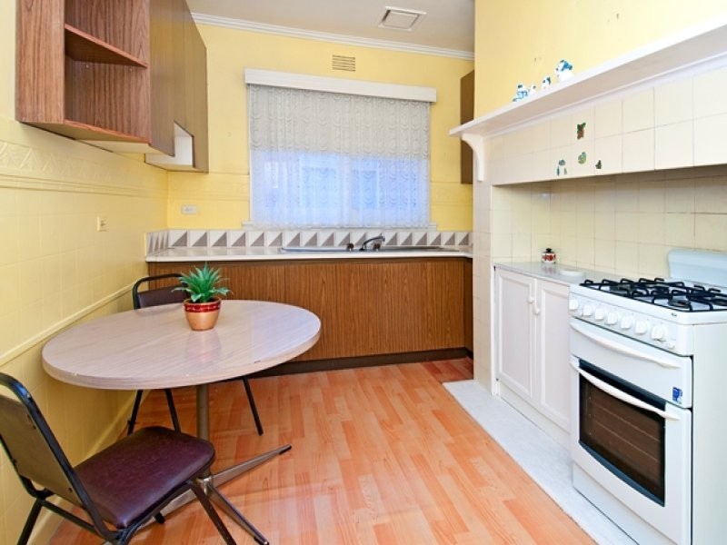 13 Erskine Avenue, Reservoir VIC 3073