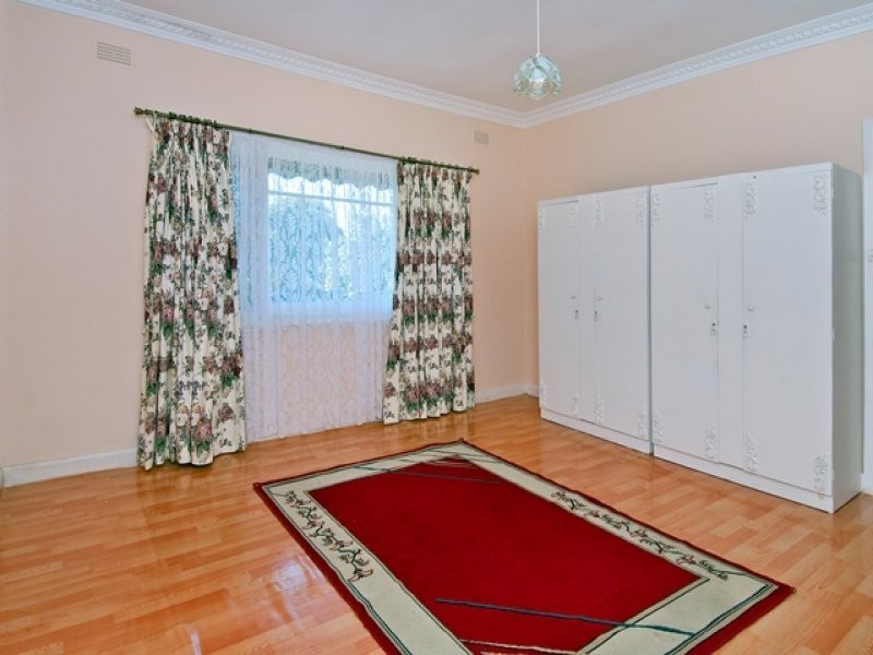 13 Erskine Avenue, Reservoir VIC 3073