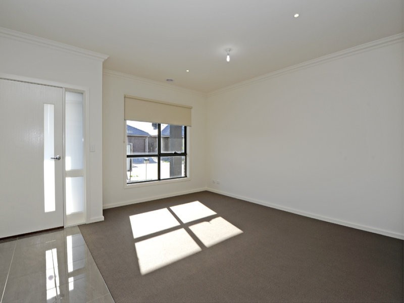 16 Wigan Close, Wollert VIC 3750