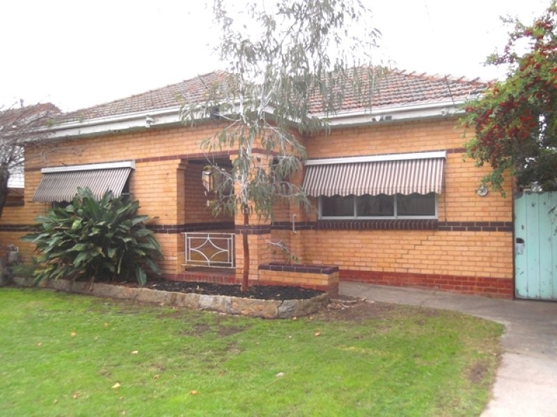 30 Pine Street, Reservoir VIC 3073