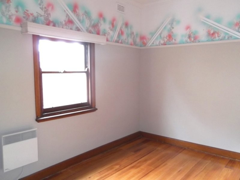 30 Pine Street, Reservoir VIC 3073