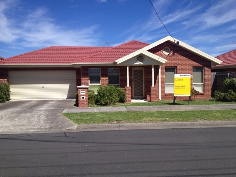 17 Greenock Street, Reservoir VIC 3073