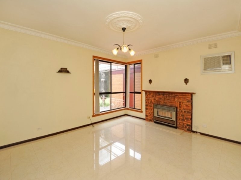 34 Dundee Street, Reservoir VIC 3073