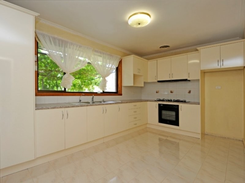 34 Dundee Street, Reservoir VIC 3073