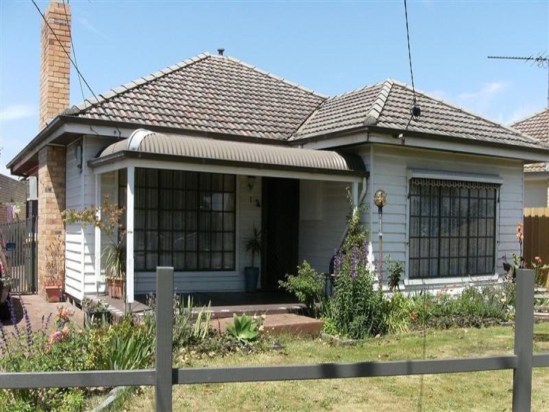 1 Dumbarton Street, Reservoir VIC 3073