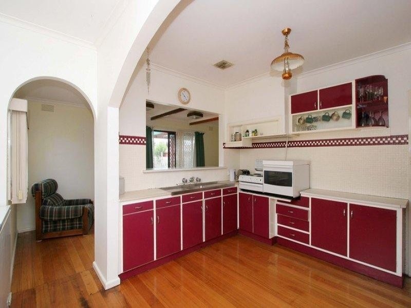 1 Dumbarton Street, Reservoir VIC 3073