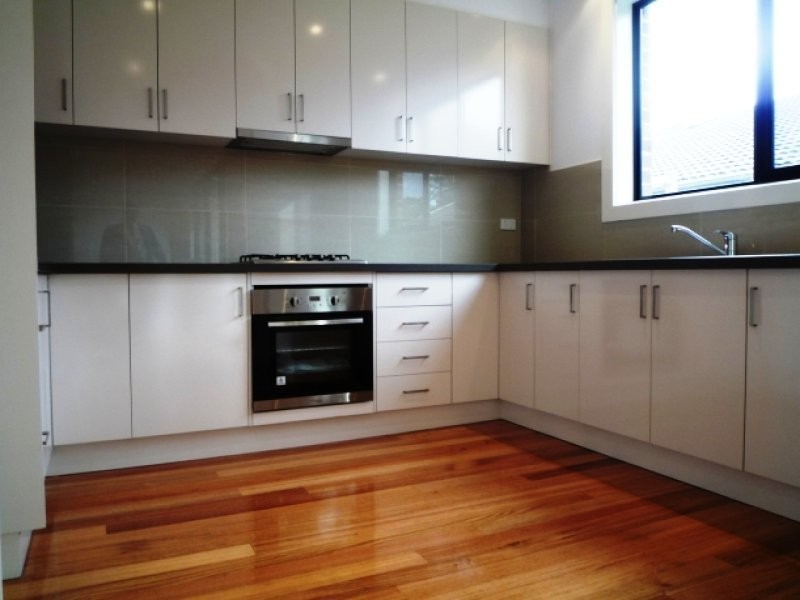 16B Pershing Street, Reservoir VIC 3073