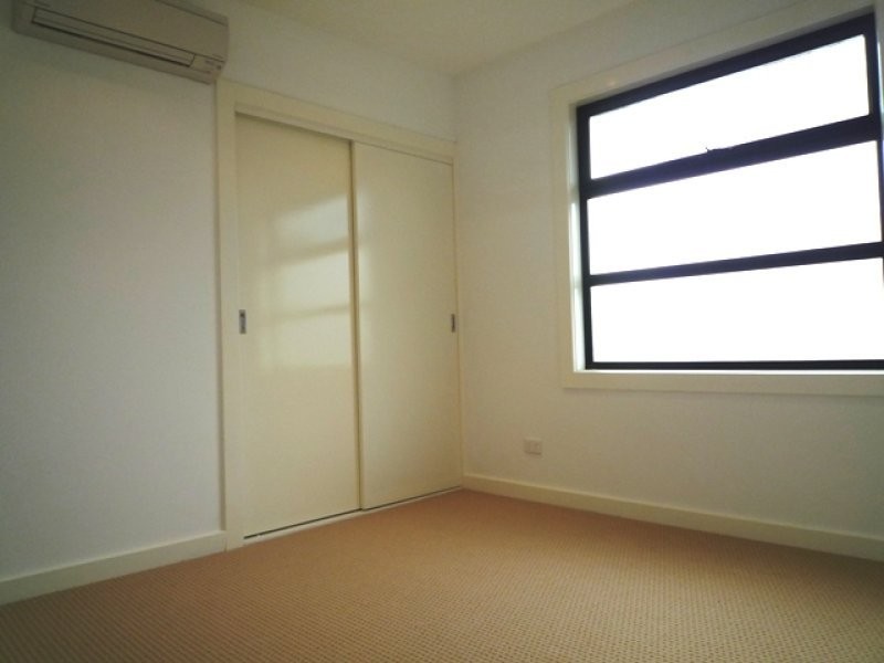 16B Pershing Street, Reservoir VIC 3073