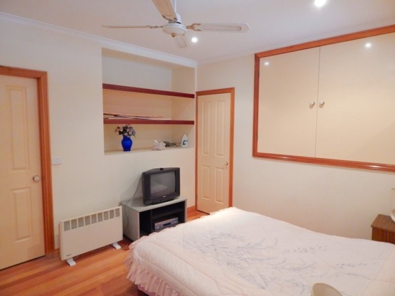 70B Sellars Street, Watsonia North VIC 3087