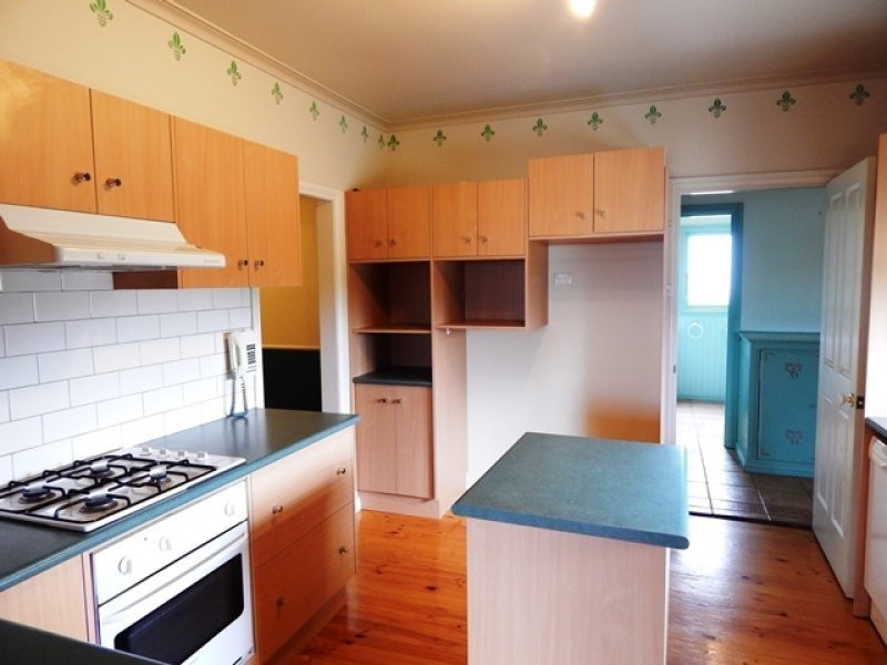 2 Don Street, Reservoir VIC 3073