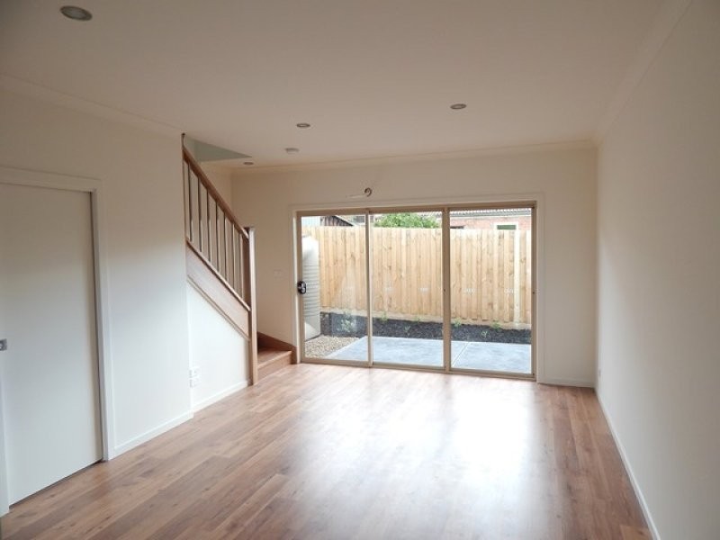 3/44 Boldrewood Parade, Reservoir VIC 3073