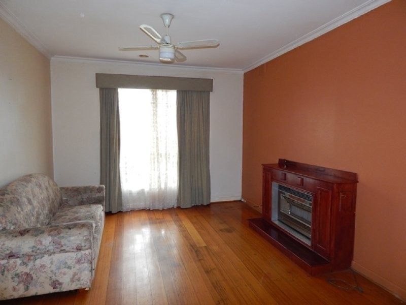 39 Taylor Avenue, Reservoir VIC 3073