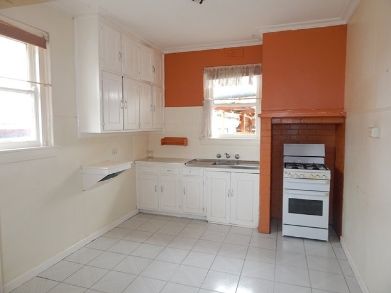 39 Taylor Avenue, Reservoir VIC 3073