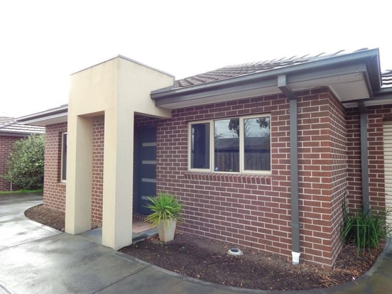 2/6 Merrilands Road, Reservoir VIC 3073