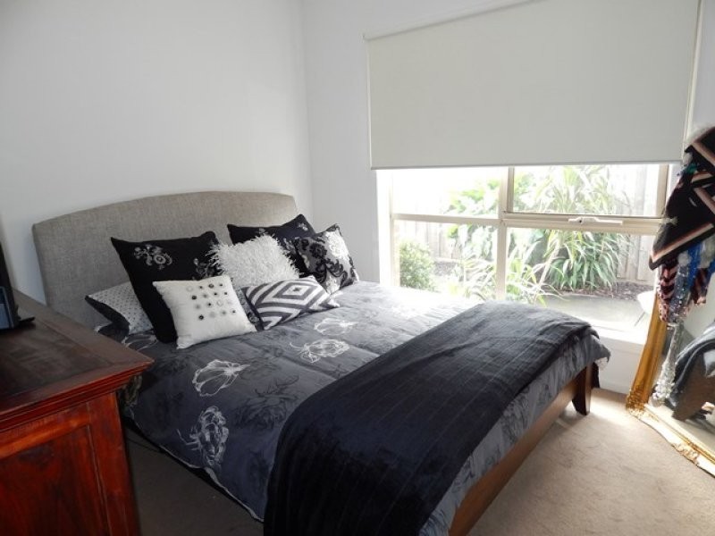 2/6 Merrilands Road, Reservoir VIC 3073