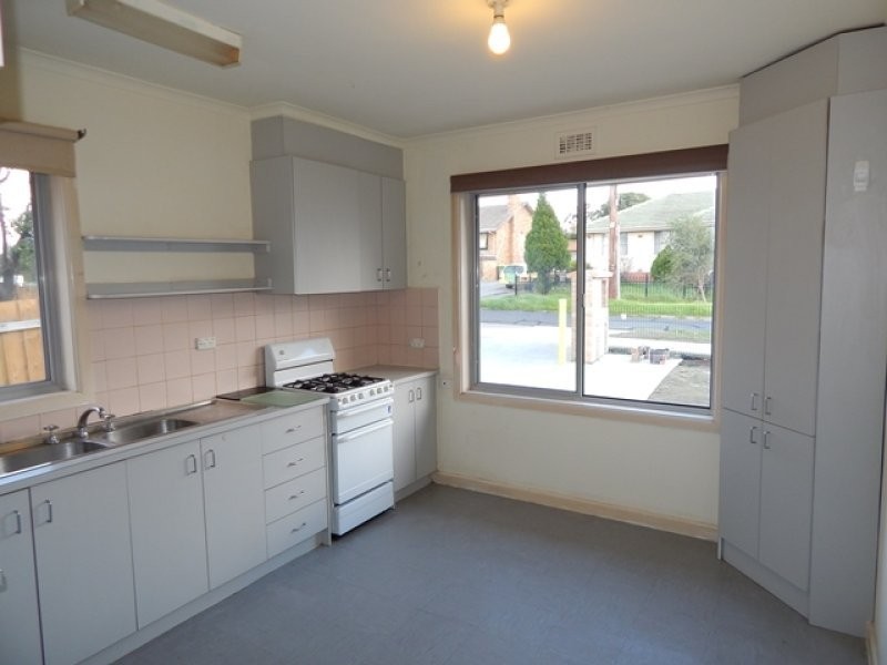 1/28 Charlton Crescent, Reservoir VIC 3073