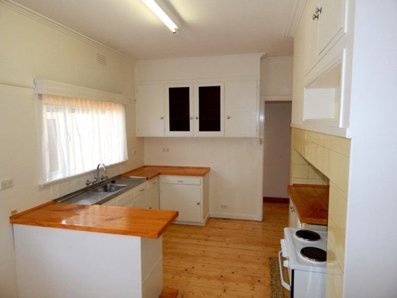 1/3 Box Street, Reservoir VIC 3073