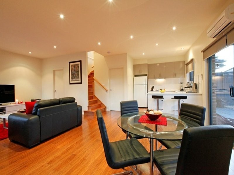 1/5 Acheron Avenue, Reservoir VIC 3073