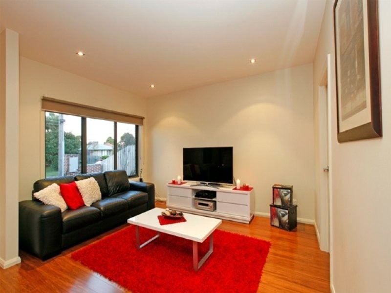 1/5 Acheron Avenue, Reservoir VIC 3073