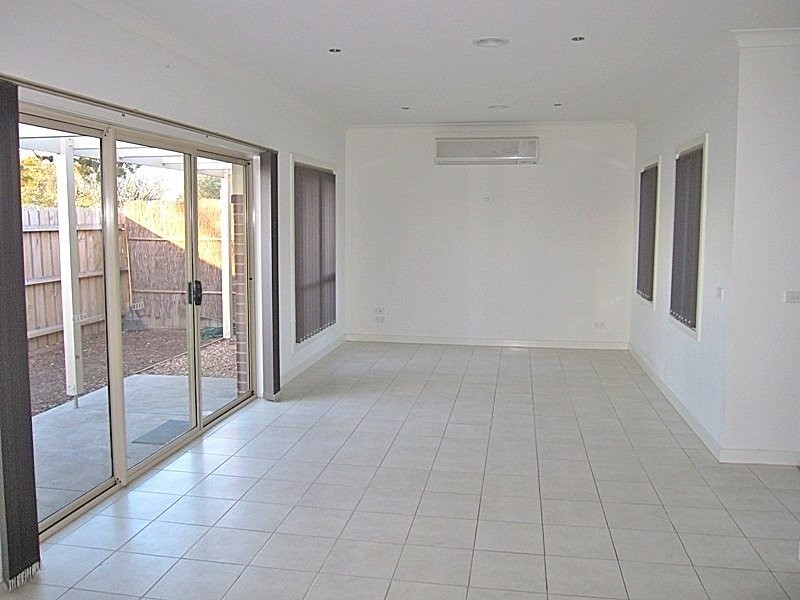 3/4 Elsey Road, Reservoir VIC 3073