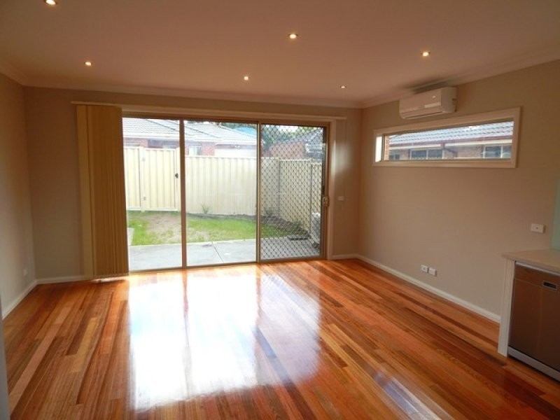 1/9 Cuthbert Road, Reservoir VIC 3073