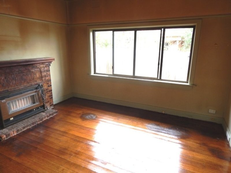 35 Thackeray Road, Reservoir VIC 3073