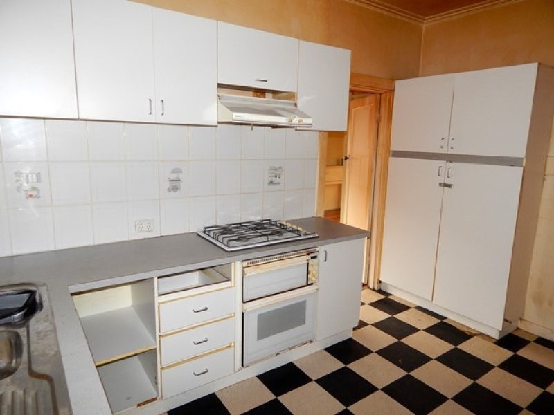 35 Thackeray Road, Reservoir VIC 3073