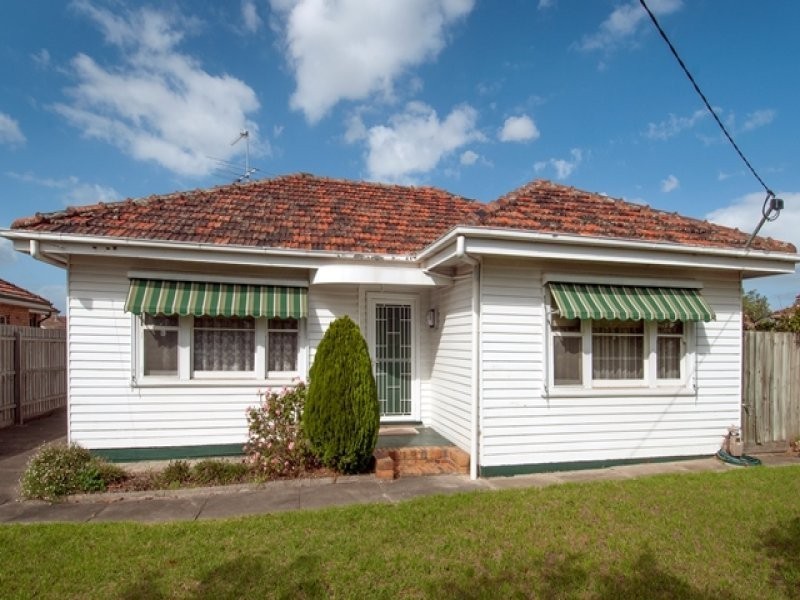 32 Orrong Avenue, Reservoir VIC 3073