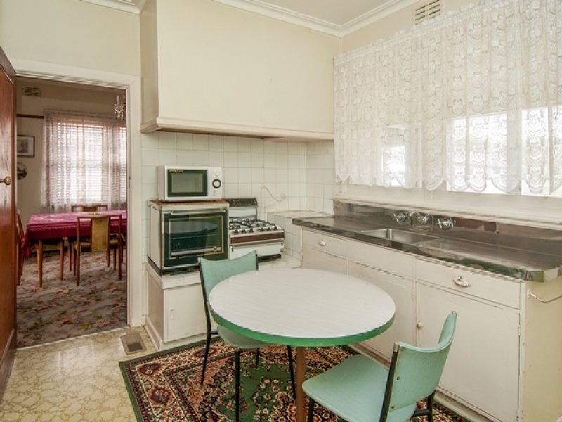32 Orrong Avenue, Reservoir VIC 3073