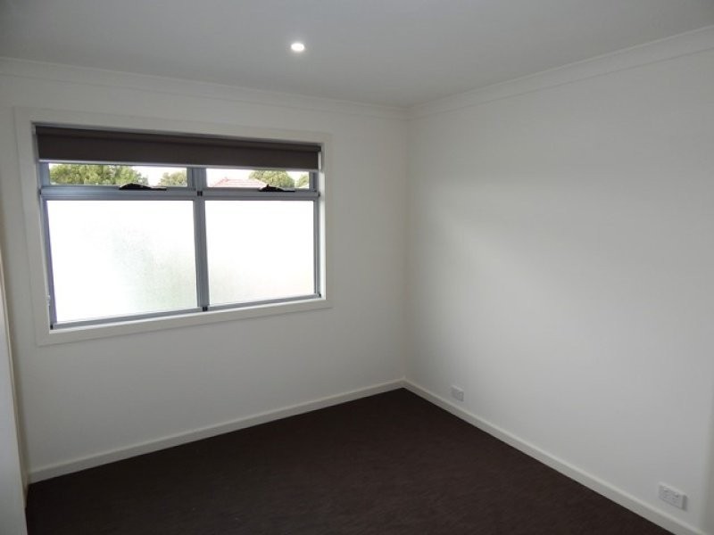 2/55 Yarra Avenue, Reservoir VIC 3073