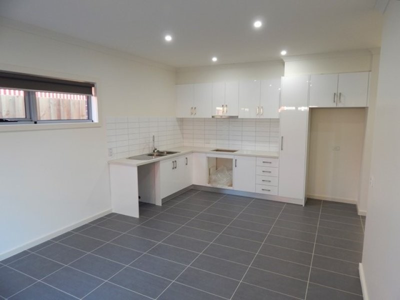 3/55 Yarra Avenue, Reservoir VIC 3073