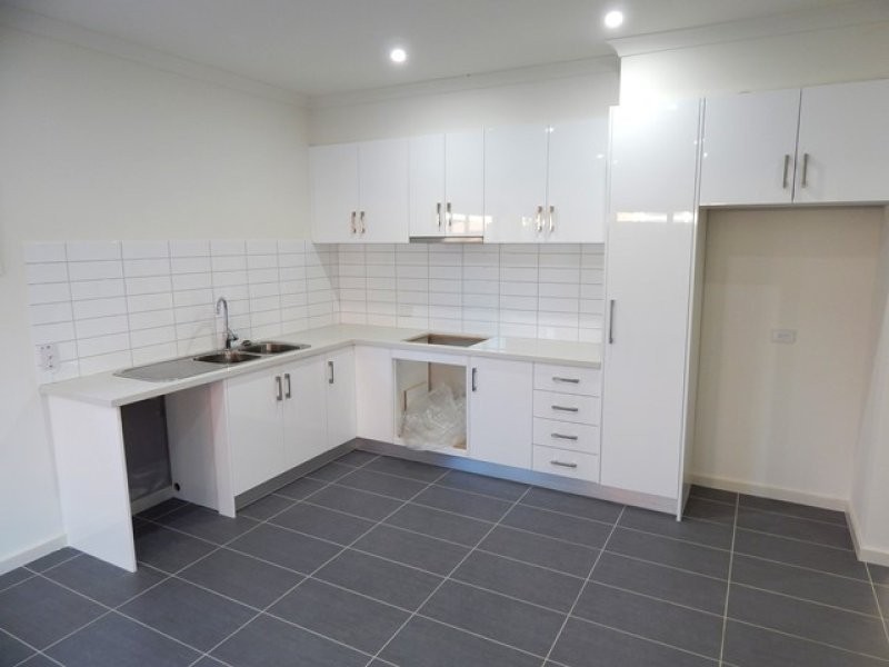 3/55 Yarra Avenue, Reservoir VIC 3073