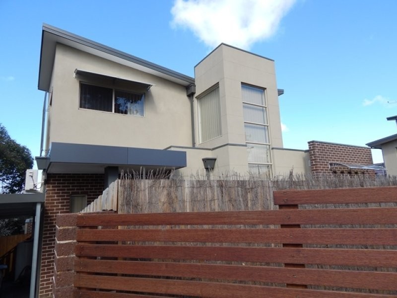 4/213-215 Albert Street, Reservoir VIC 3073