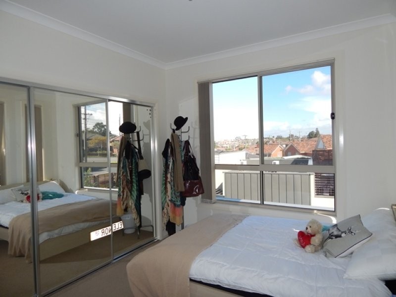 4/213-215 Albert Street, Reservoir VIC 3073
