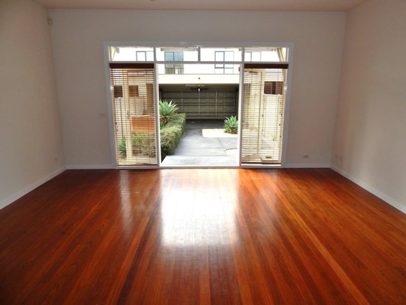 30 Warrs Avenue, Preston VIC 3072