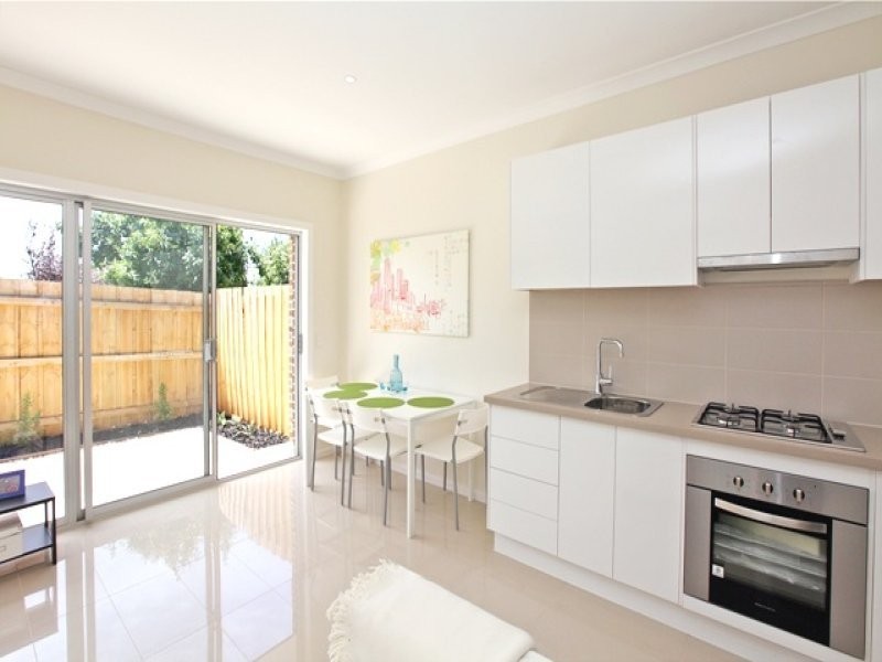 3/24 Charlton Crescent, Reservoir VIC 3073