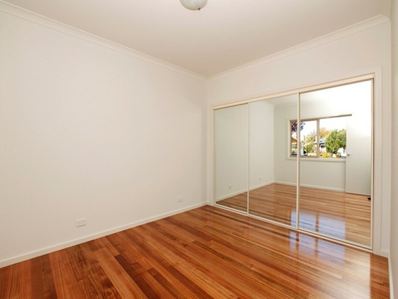 1/60 Locher Avenue, Reservoir VIC 3073