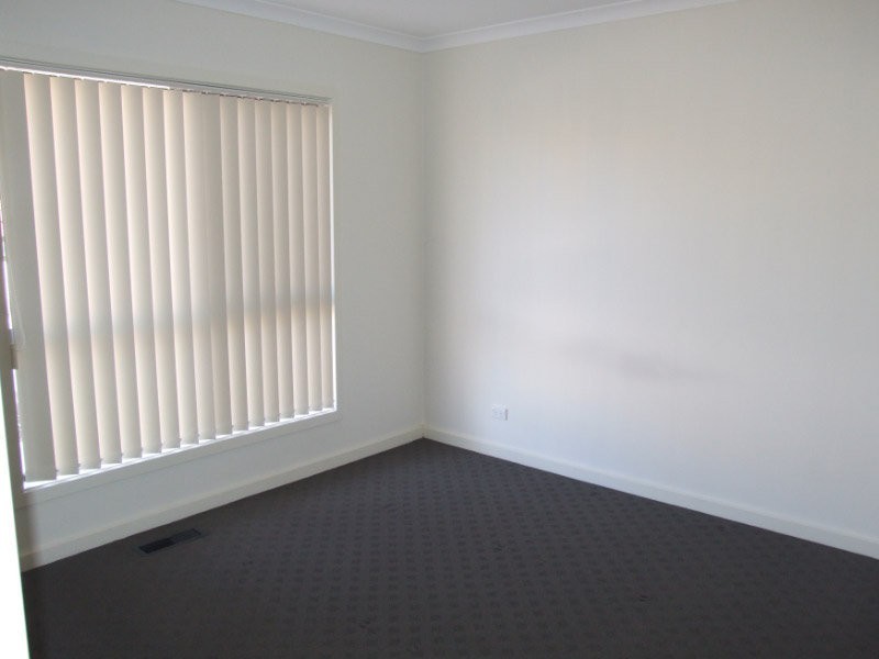 2/19 Hosken Street, Reservoir VIC 3073